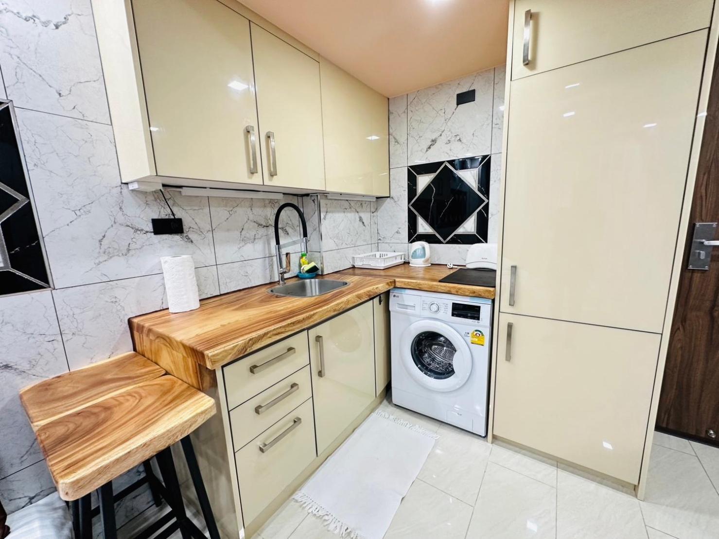 Luxury Business Suits In Grand Avenue By Pattaya City Estates Экстерьер фото