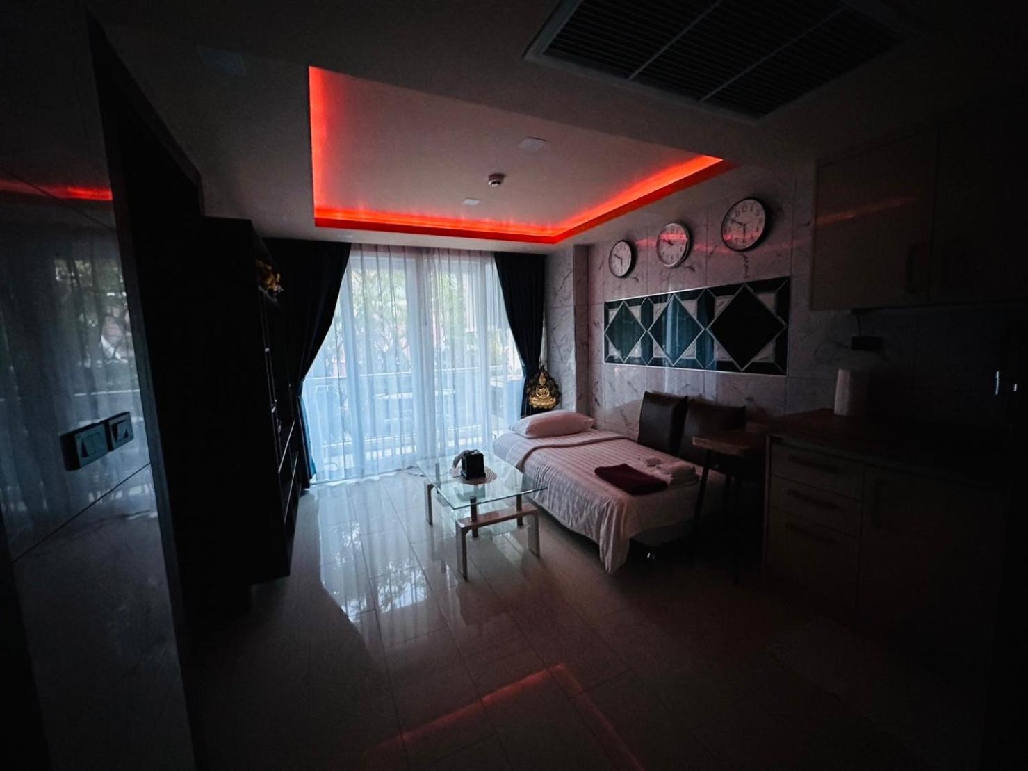 Luxury Business Suits In Grand Avenue By Pattaya City Estates Экстерьер фото