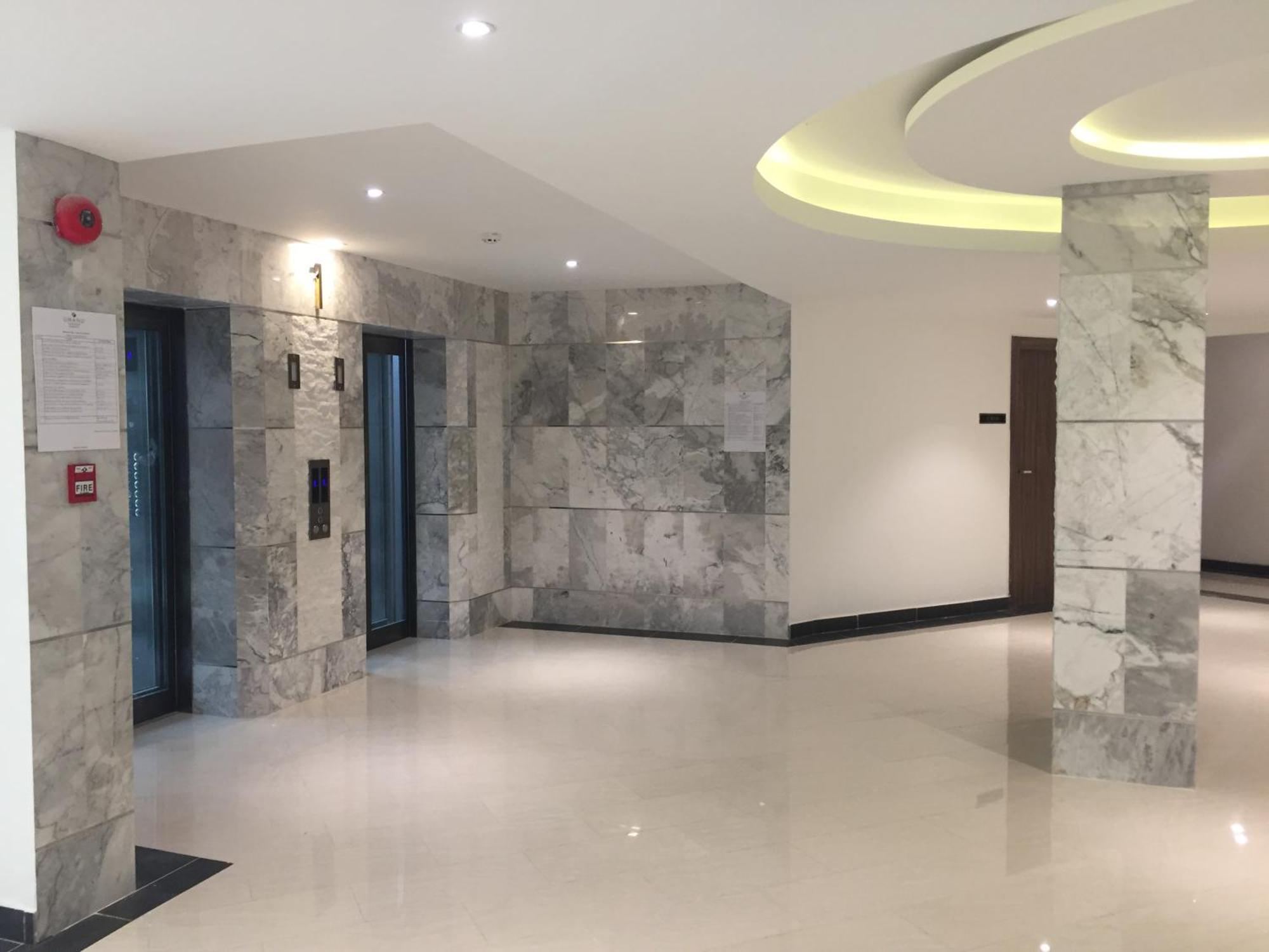 Luxury Business Suits In Grand Avenue By Pattaya City Estates Экстерьер фото